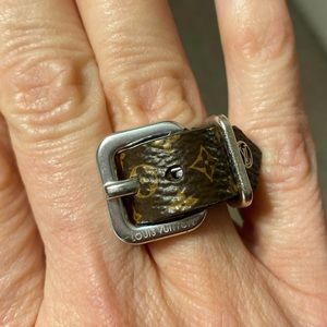 ❤️Louis Vuitton Leather Ring